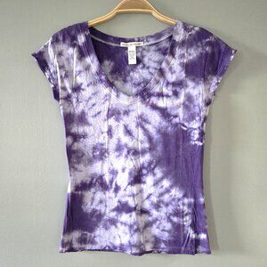 Lavender Daydream – Zenana Outfitters Women’s Medium Tie Dye V-Neck Tee